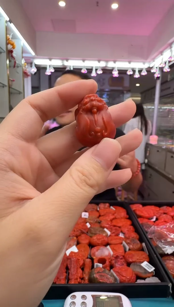 未镶嵌雕刻南红玛瑙018ZB1107产品一个