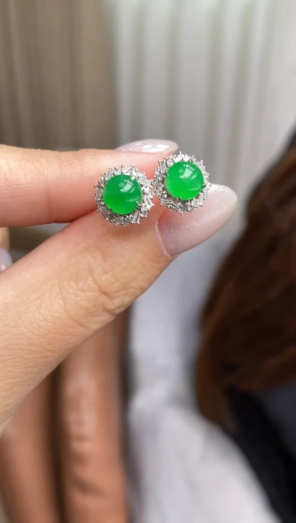 18K金镶嵌翡翠耳饰耳饰