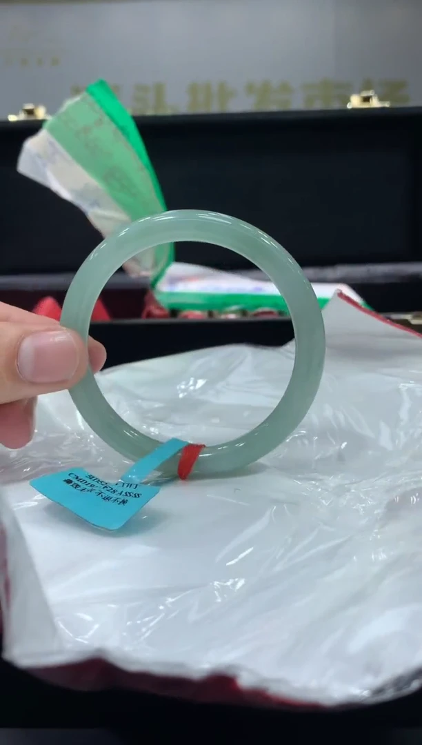 未镶嵌手镯翡翠翡翠手镯