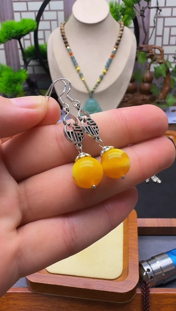 蜜蜡银S925镶嵌耳饰E57
