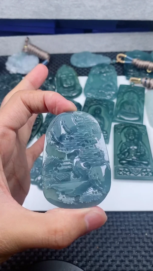 翡翠未镶嵌颈饰111111111