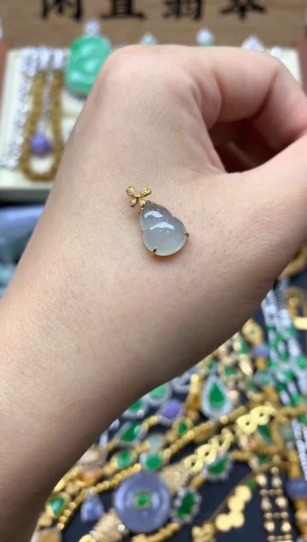 翡翠18K金镶嵌颈饰105-中国好珍宝