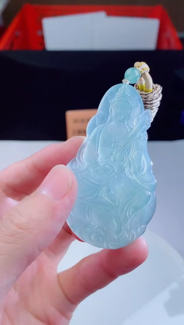 颈饰未镶嵌翡翠   ·
