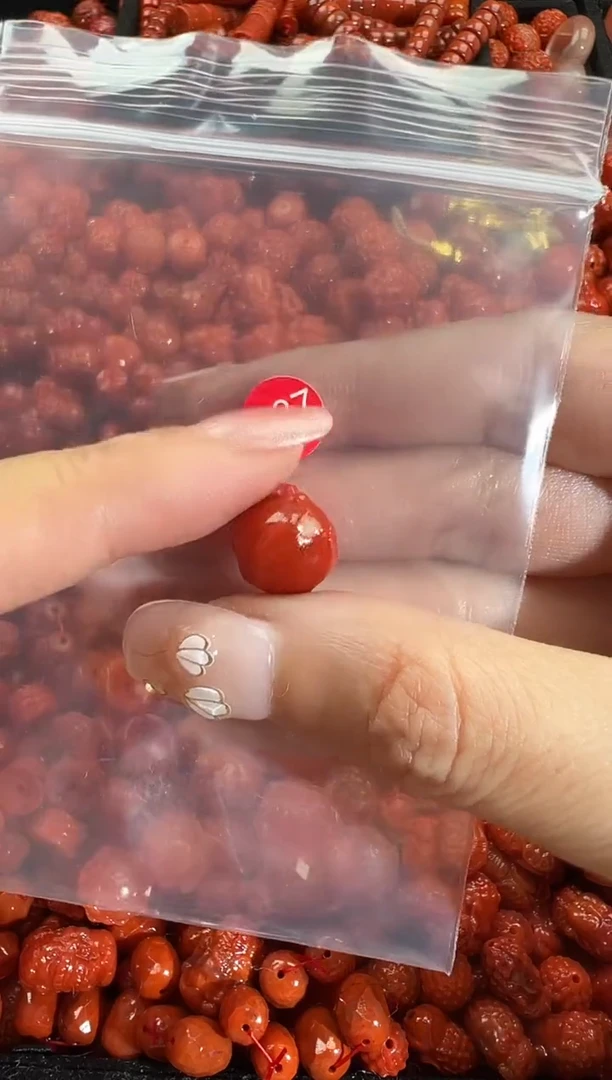 颈饰未镶嵌南红玛瑙1