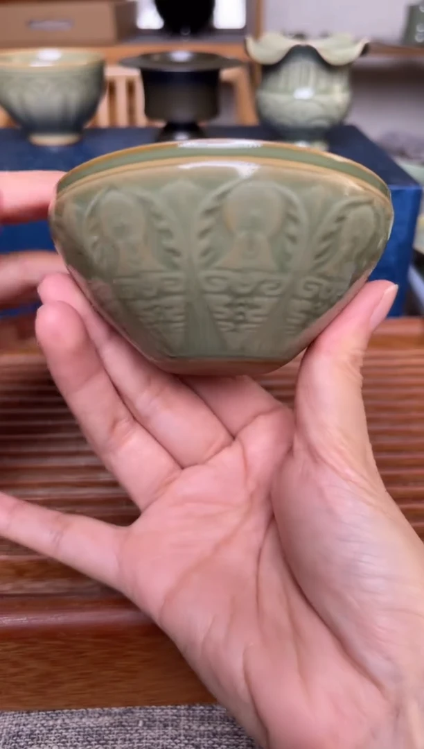 瓷器耀州窑橄榄绿禅定斗笠杯 微瑕
