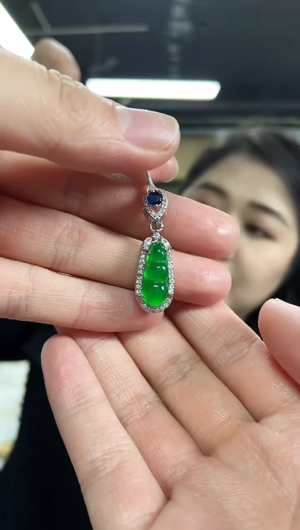 【闪购商品】翡翠吊坠(不含链)未镶嵌多样性发其一颜色微差