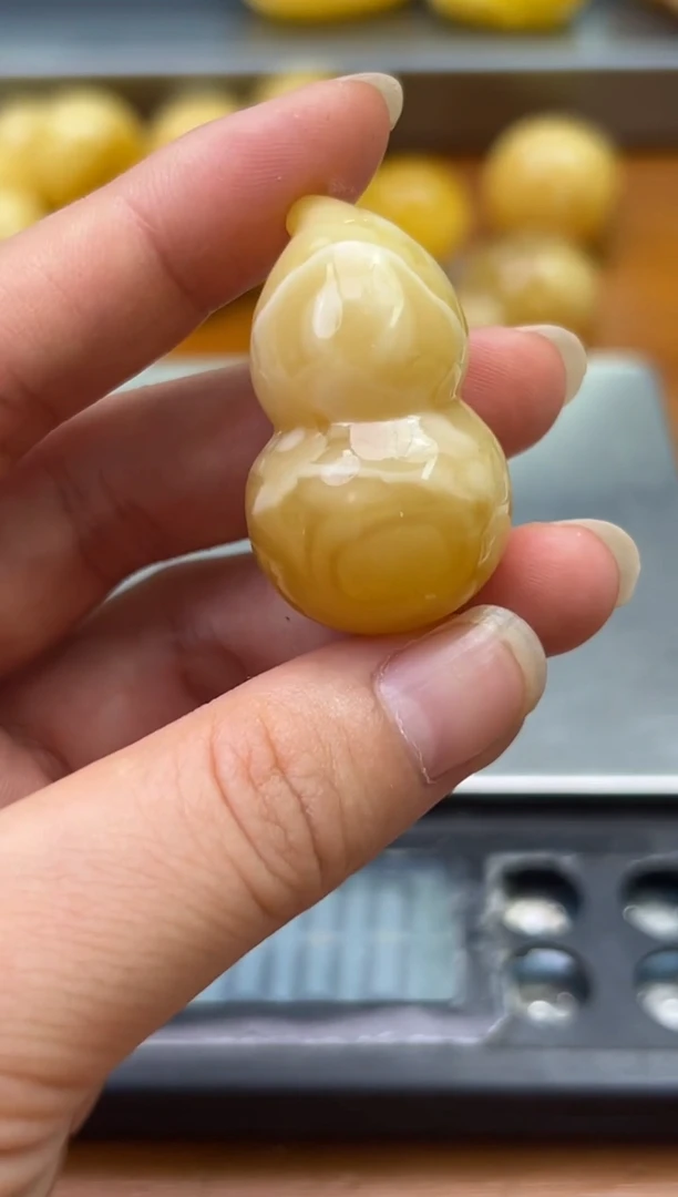 裸石琥珀未镶嵌蜜蜡吊坠