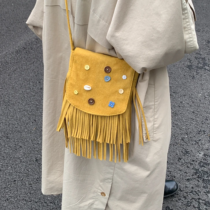 【秋日多巴胺】韩国ins博主同款复古纽扣麂皮流苏包2025斜挎包新