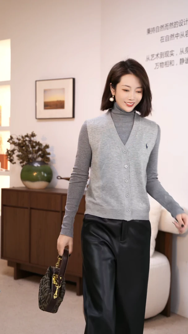 LULU【老钱风】桑蚕丝绵羊毛V领常规款秋季常规纯色女马夹TEGAQ0003