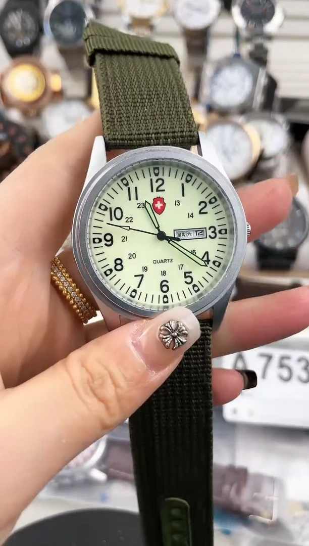 石英机芯锻造碳钢夜光军表