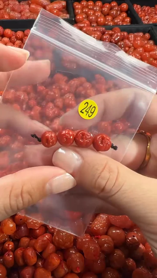 颈饰未镶嵌南红玛瑙1