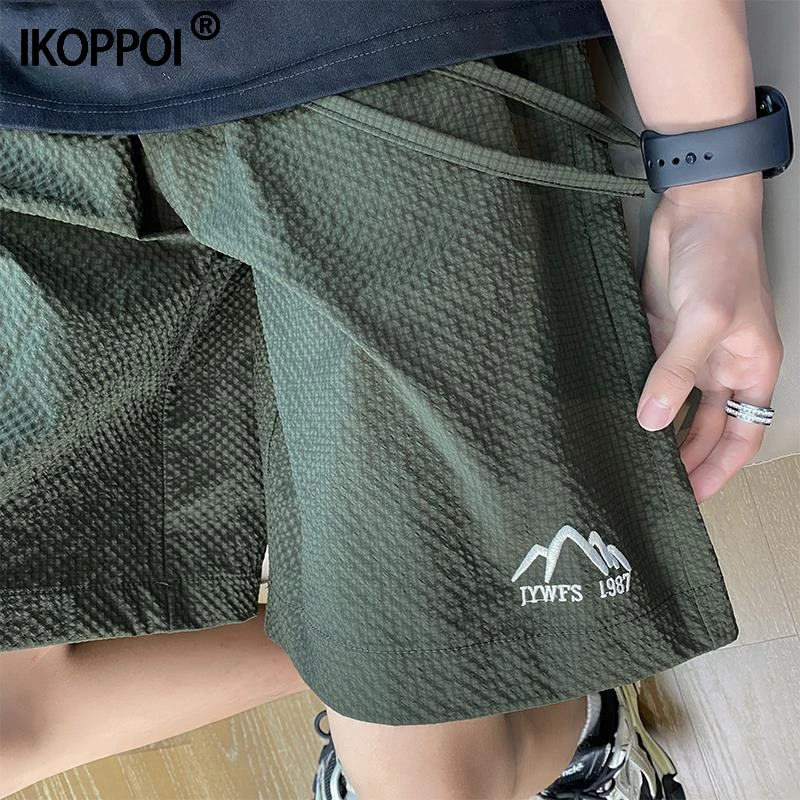 泡泡纱冰丝速干短裤男夏季五分中裤美式高街宽松休闲运动沙滩裤子