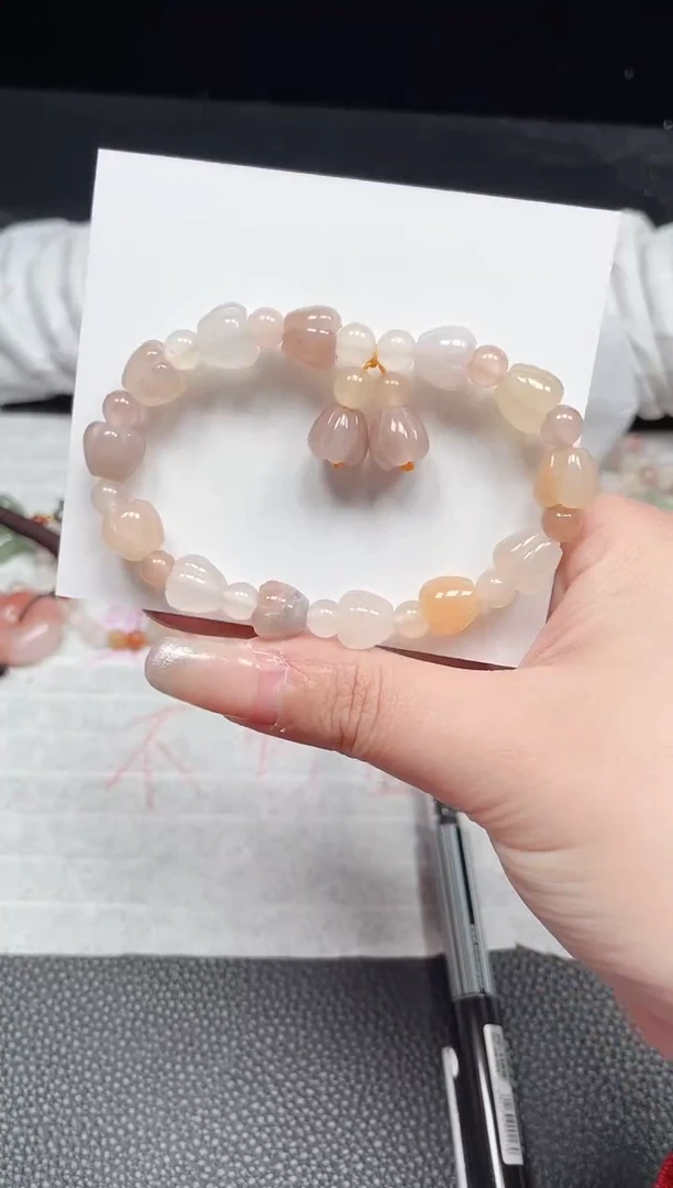 【闪购商品】石英质玉手镯未镶嵌金丝玉葫芦