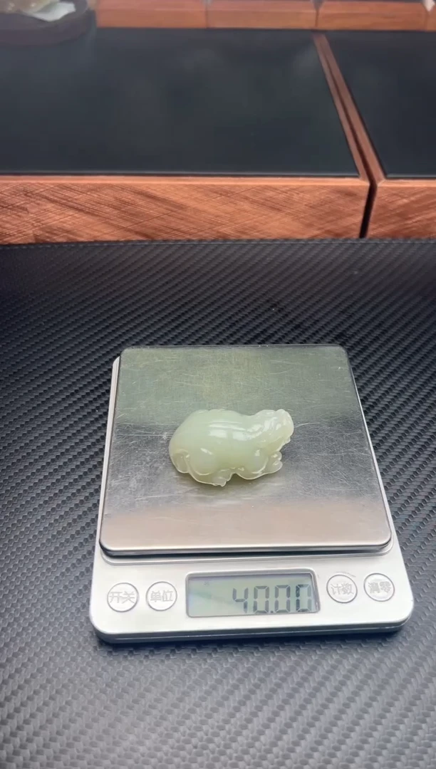 和田玉未镶嵌吊坠(赠链)且末微色差近矿J貔貅