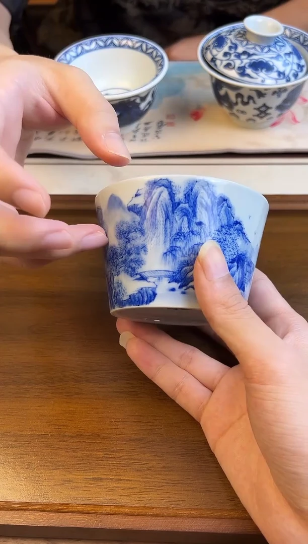 问青坊纯手工手绘青花山水柴窑容天杯