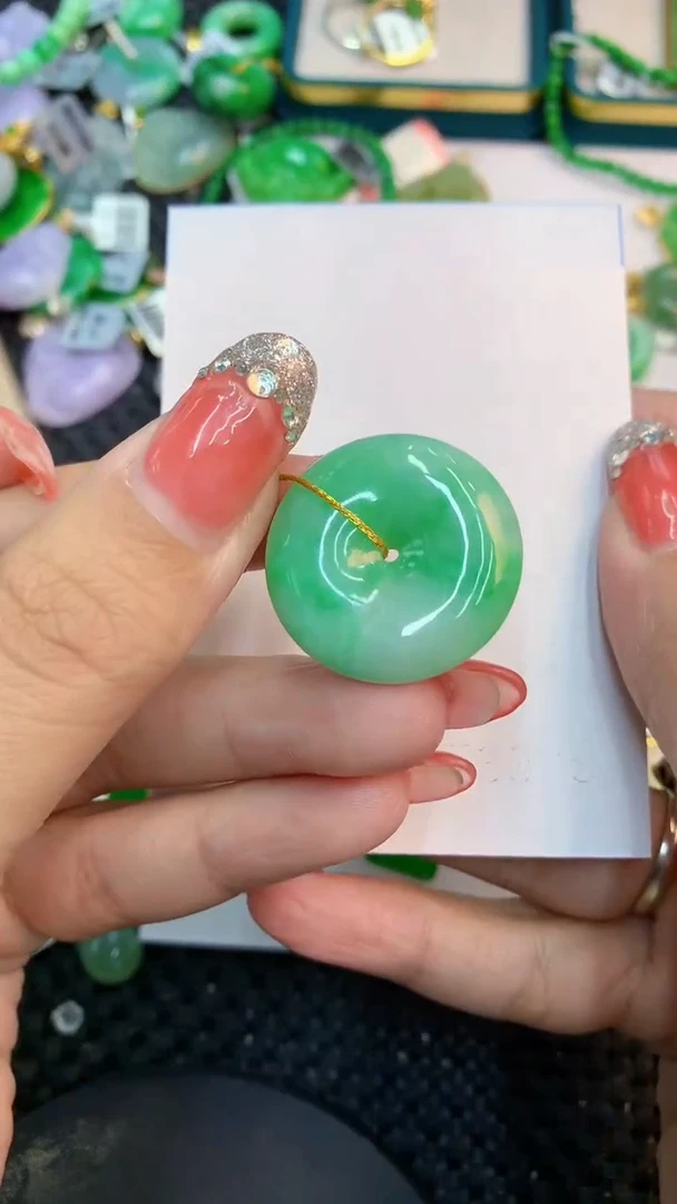 颈饰未镶嵌翡翠1