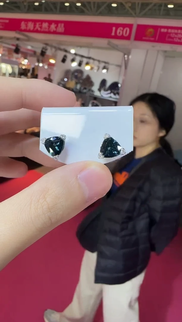 银S925镶嵌托帕石耳饰10mm伦敦蓝