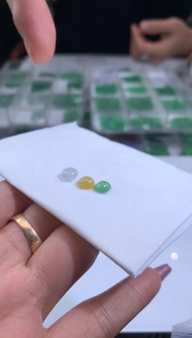 裸石翡翠加*翡翠