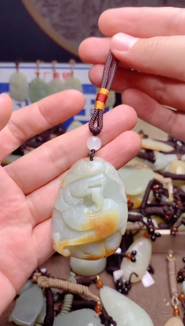 和田玉未镶嵌颈饰1