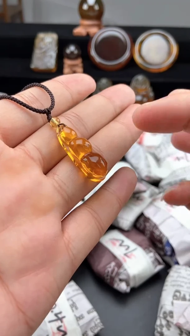 琥珀颈饰未镶嵌四季豆吊坠