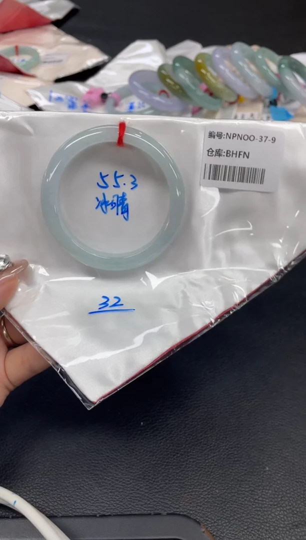 未镶嵌手镯翡翠翡翠手镯