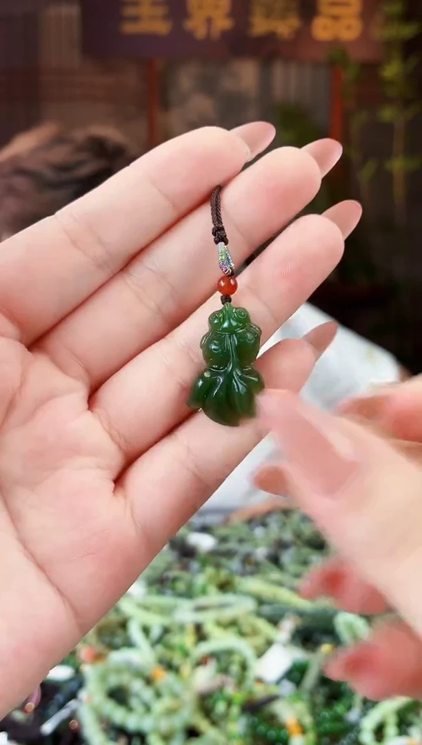 和田玉未镶嵌颈饰拍一发一