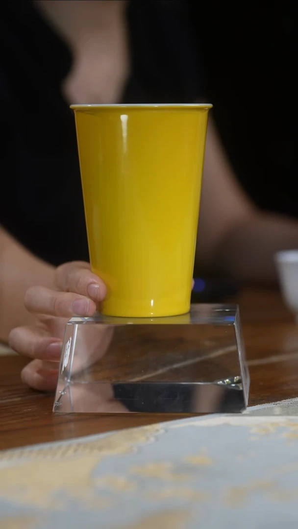 黄色可乐杯黄色可乐杯