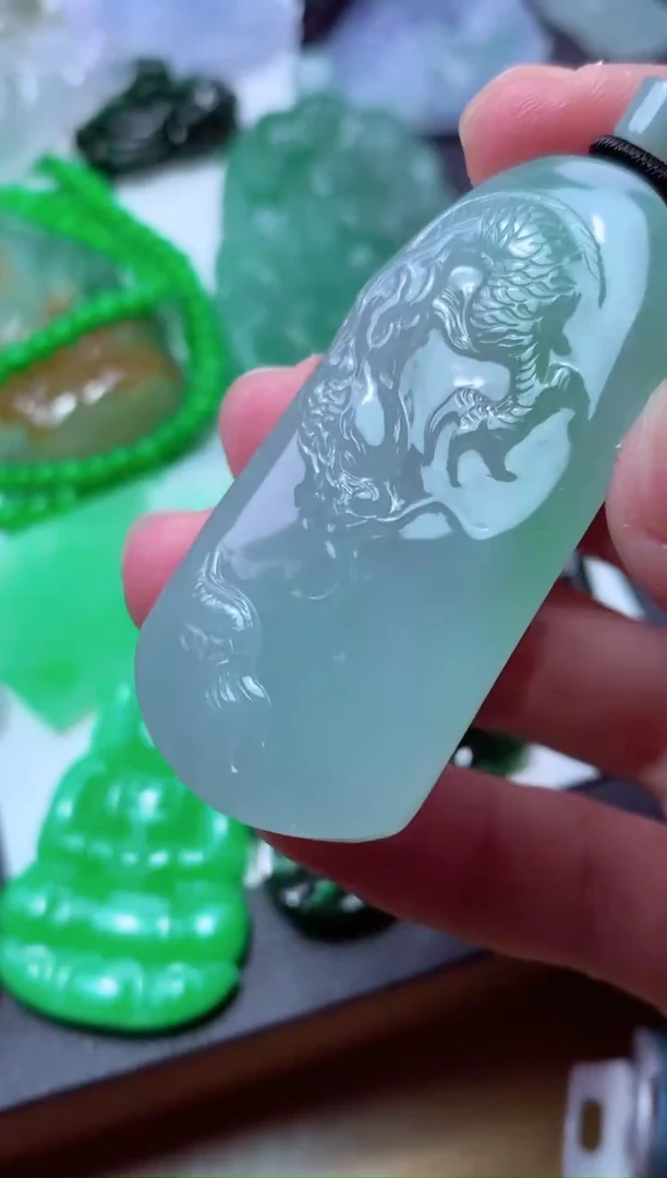 翡翠未镶嵌颈饰天然翡翠A货