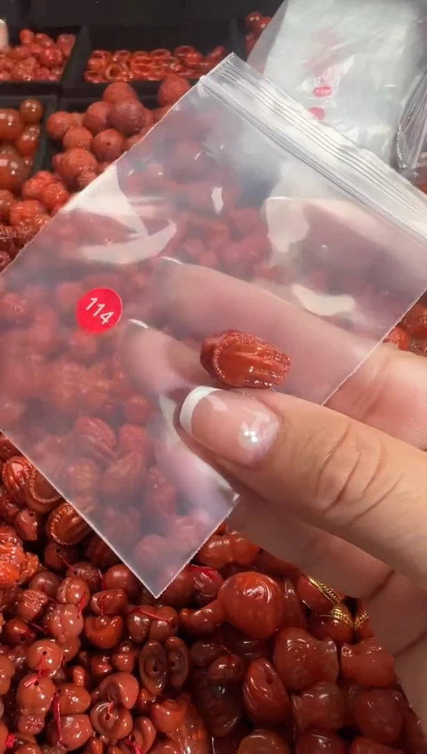 颈饰未镶嵌南红玛瑙2