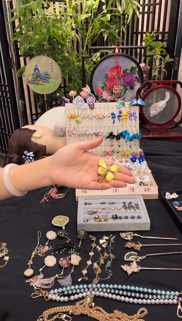 织绣小*子非遗苏绣手工饰品