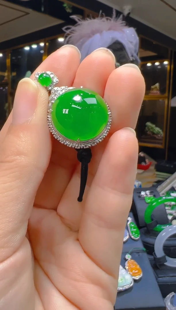 吊坠(赠链)18K金镶嵌翡翠078