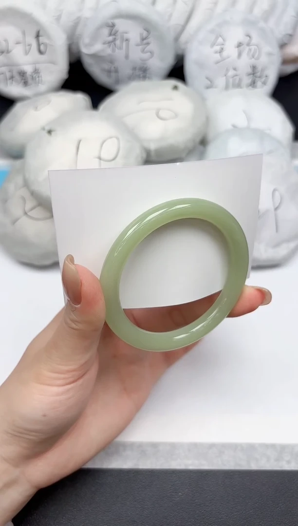 未镶嵌手镯石英质玉120-56