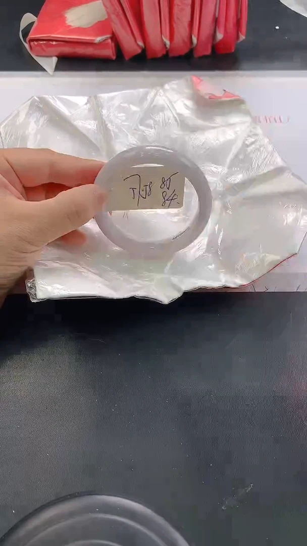 未镶嵌手镯翡翠85
