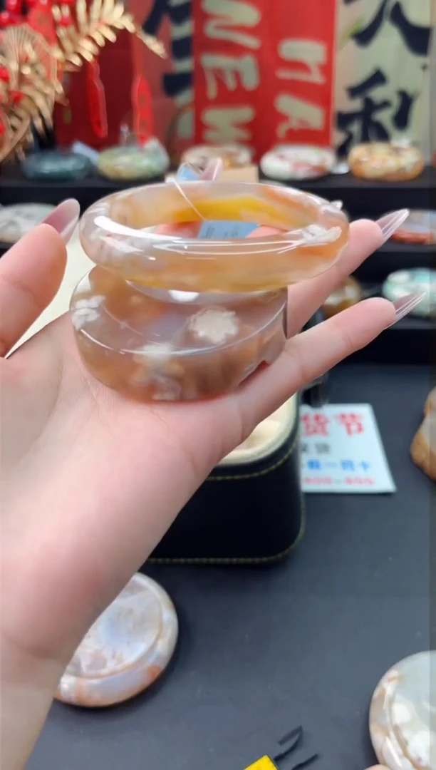 【闪购商品】石英质玉手镯未镶嵌赠送镯心（58圈口）