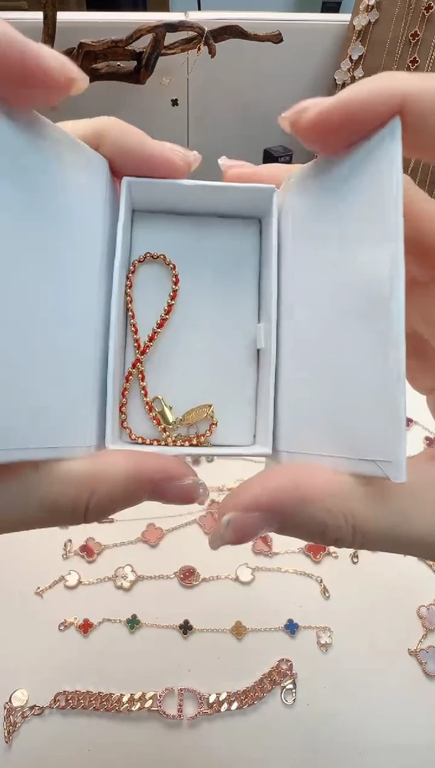 青**华华禄甄选阁亭亭总铺