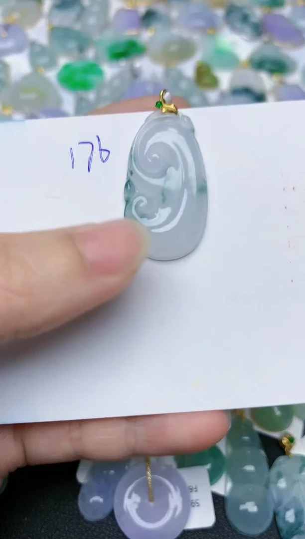 【闪购商品】翡翠颈饰18K金镶嵌天然翡翠A货    