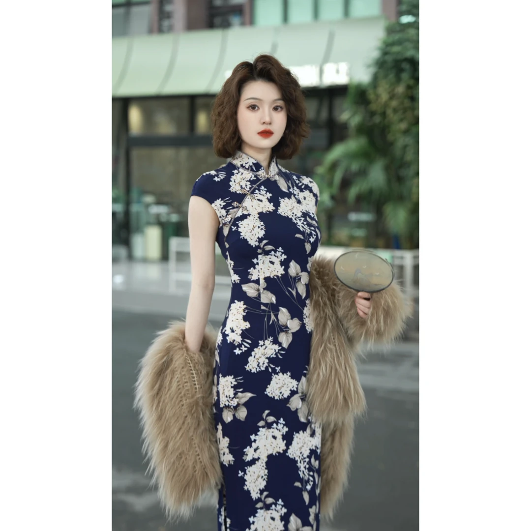 彩彩家【青花瓷】原创设计修身优雅复古显瘦遮肉收腰气质改良款旗袍