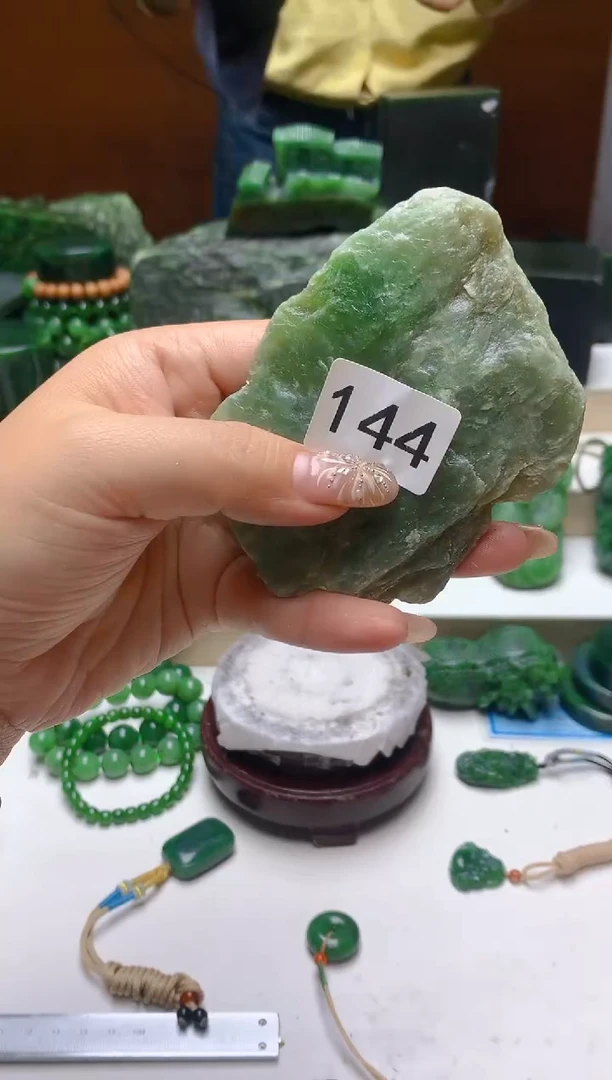 未镶嵌和田玉（白玉）珠宝半成品0
