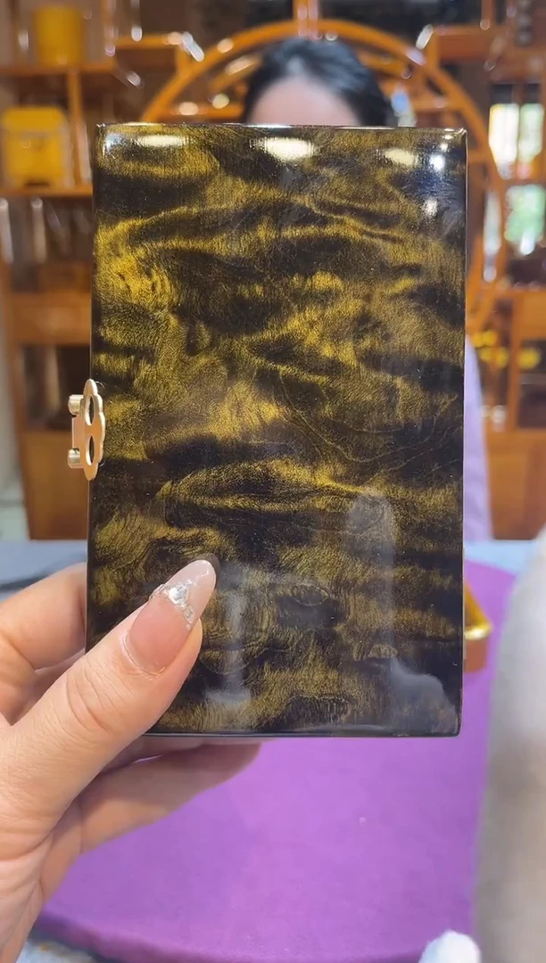 阴沉木小号文玩盒15公分