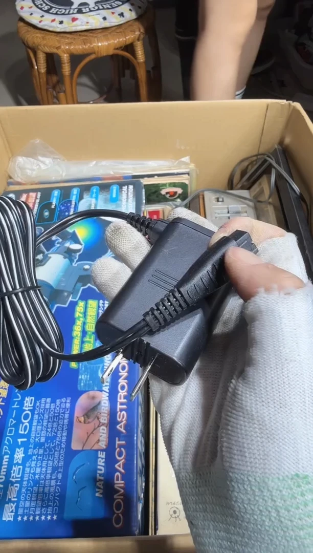 8新金* 151   中古商品，瑕疵品，不保好坏。