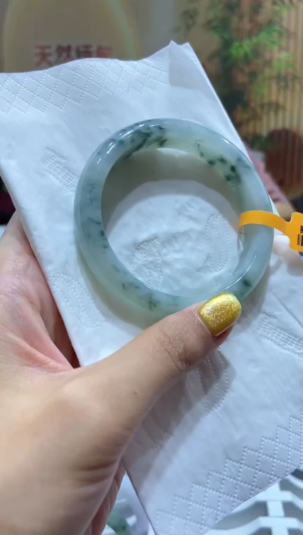 翡翠手镯未镶嵌000026379