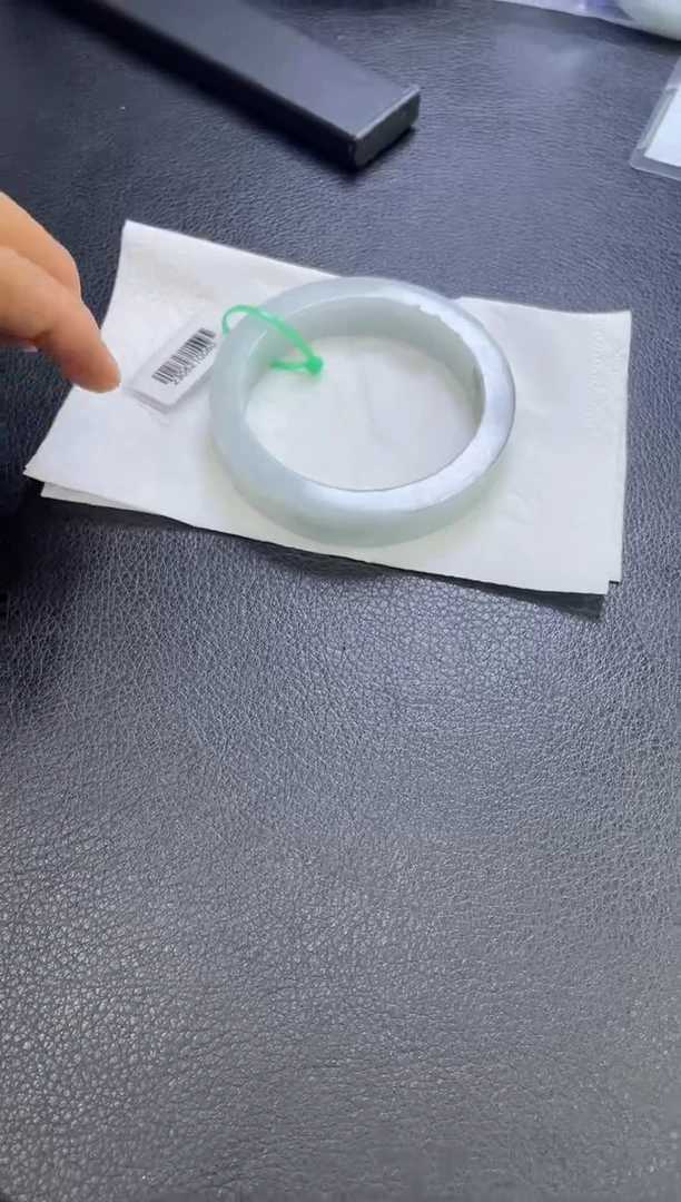 未镶嵌手镯定制翡翠手镯