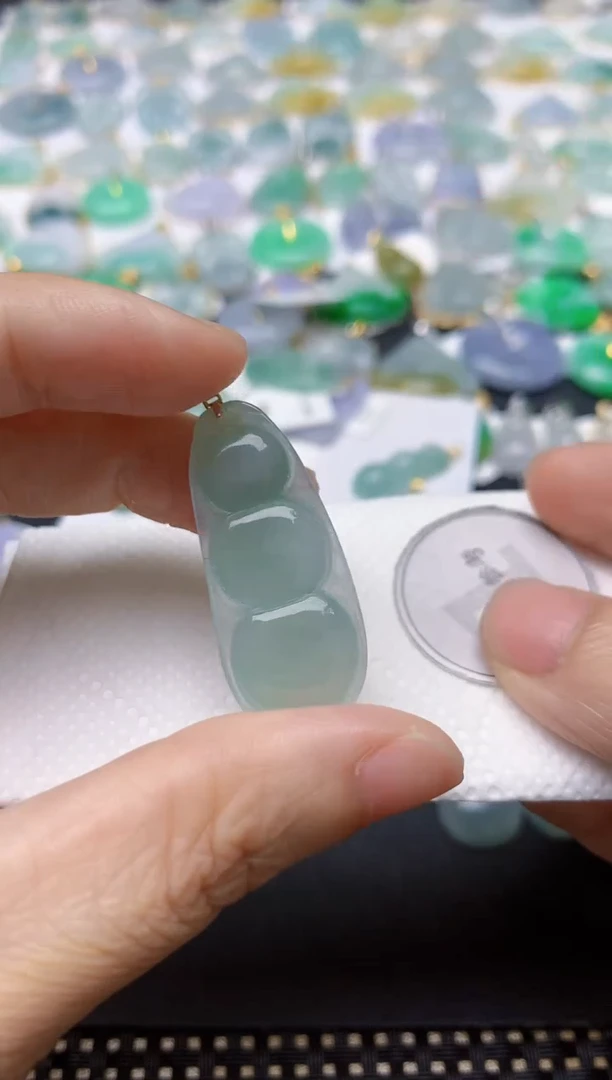 翡翠18K金镶嵌颈饰天然缅甸A货翡翠