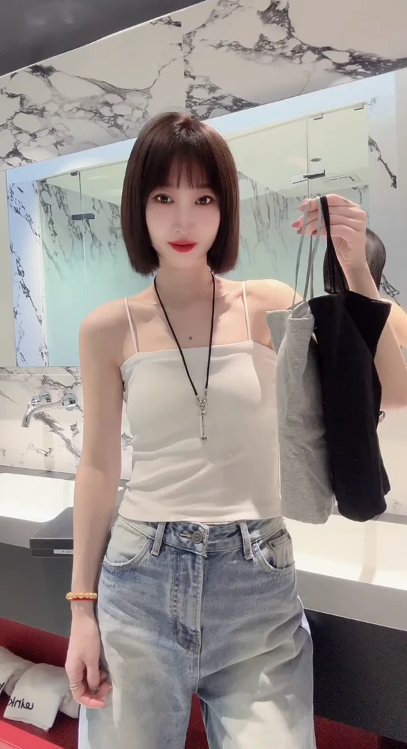 欧货2025春夏新款时髦百搭一字领一体式舒适百搭外穿吊带背心上衣