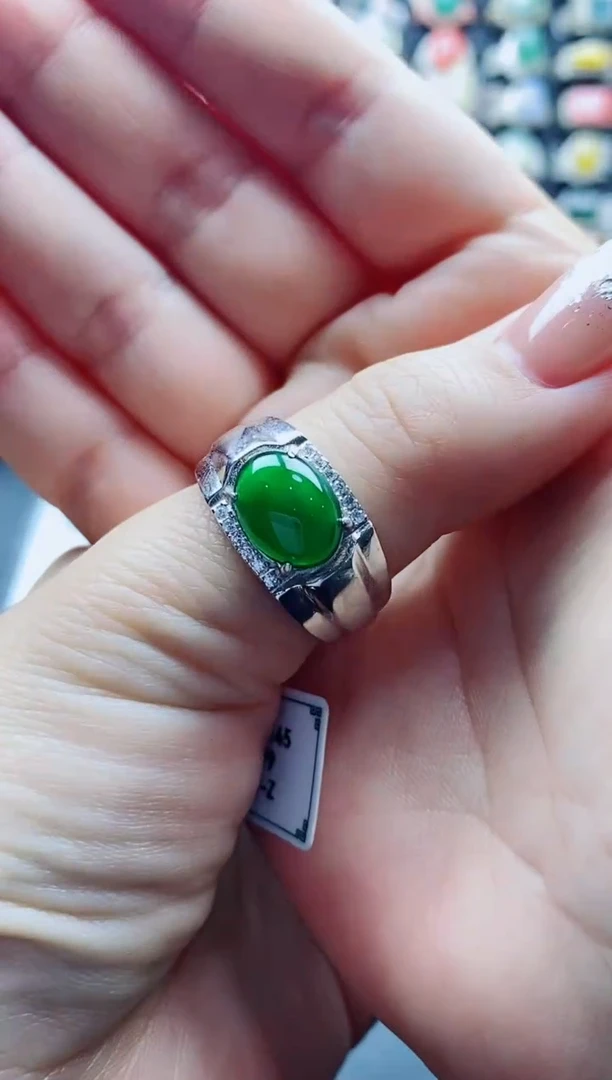 银S925镶嵌戒指翡翠卓***。天然A货翡翠男戒