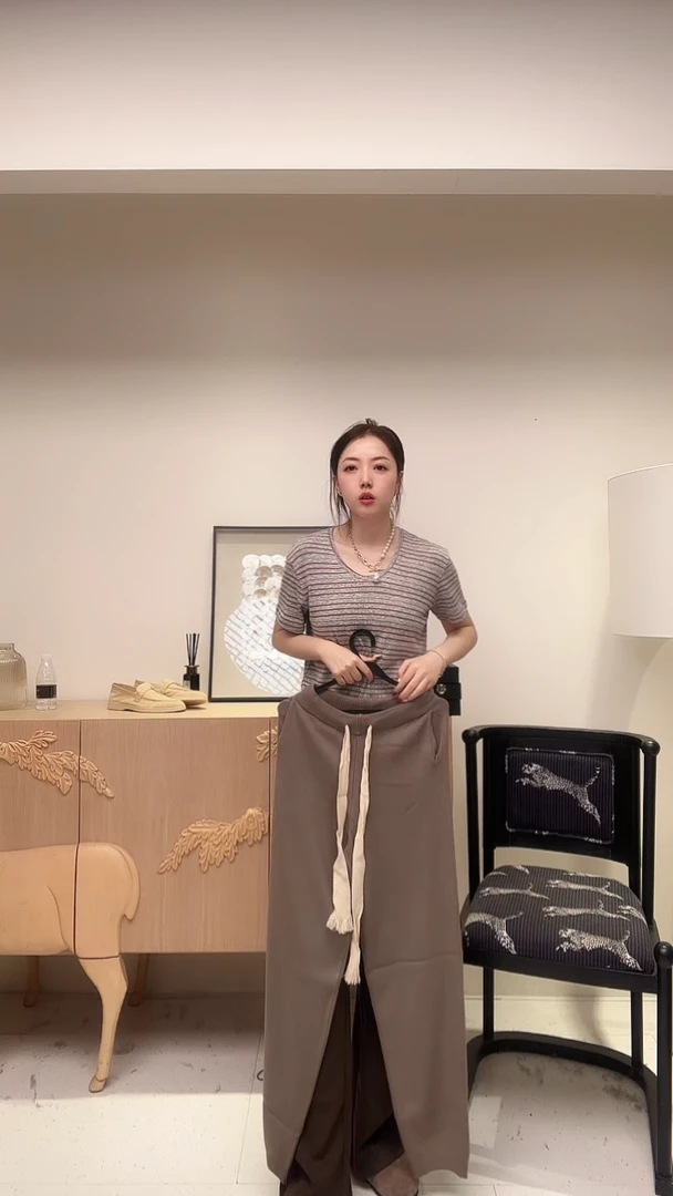 灰色宽抽绳九分裤