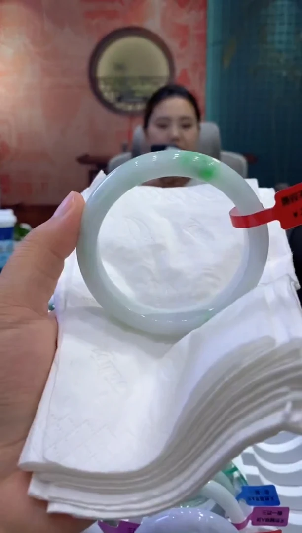 翡翠手镯未镶嵌多人0009027