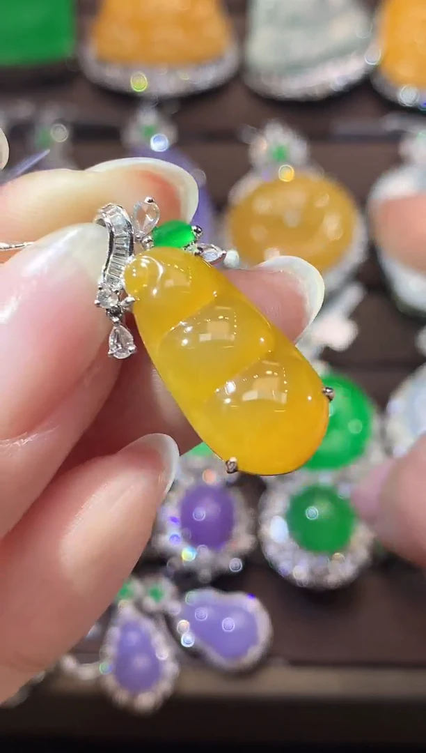 吊坠(不含链)18K金镶嵌翡翠D11