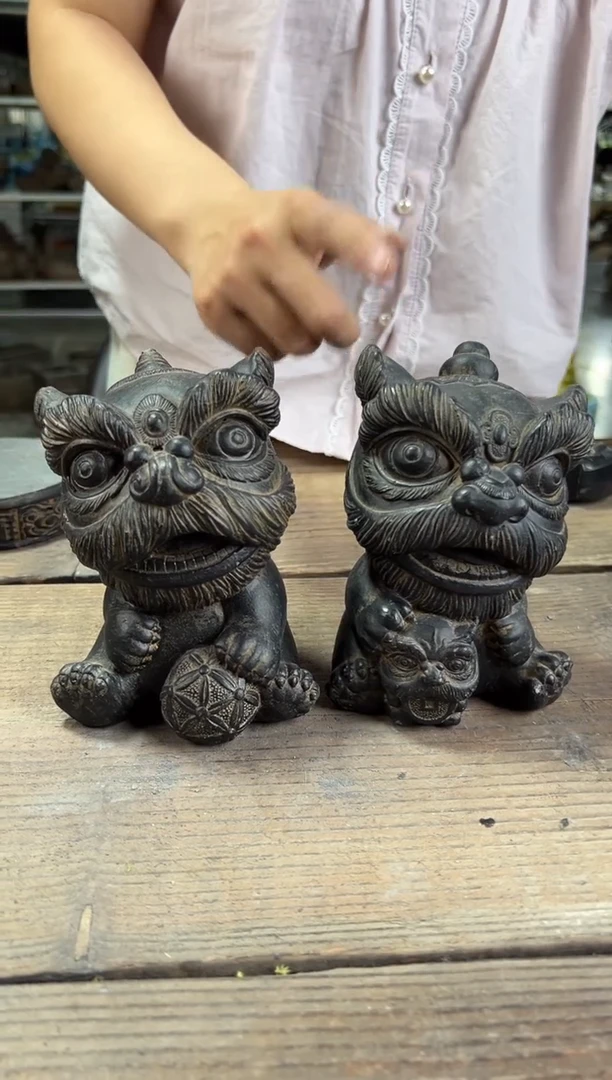 陶土瑞气盈门醒狮一对