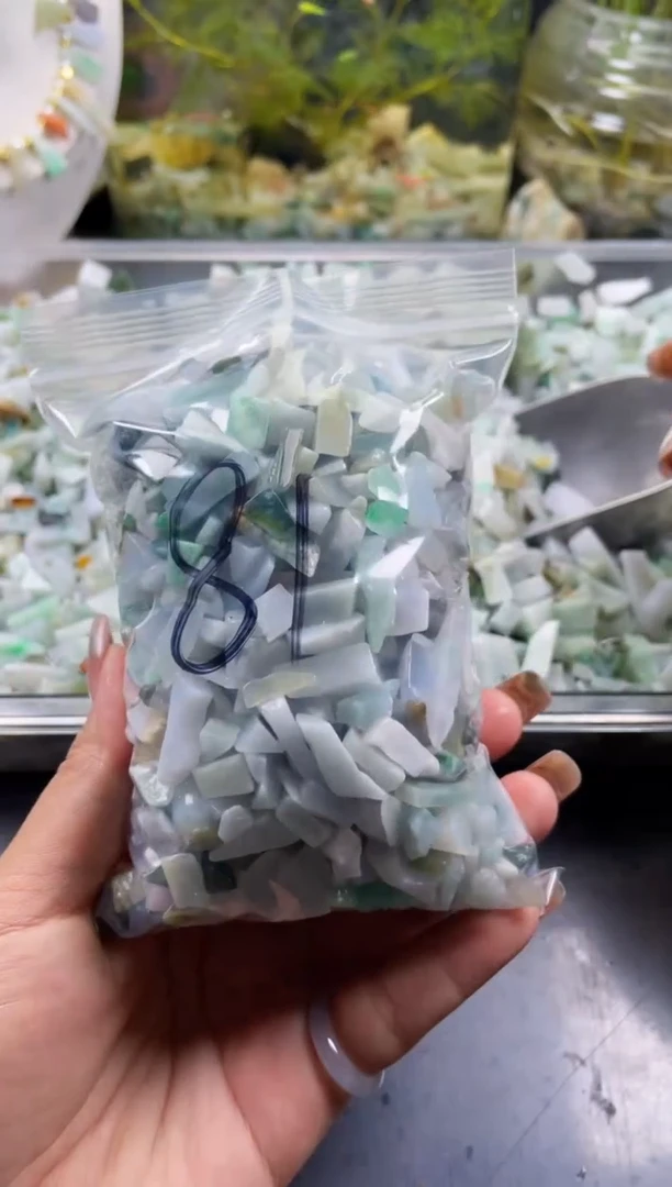配石翡翠天然翡翠迷你500克81